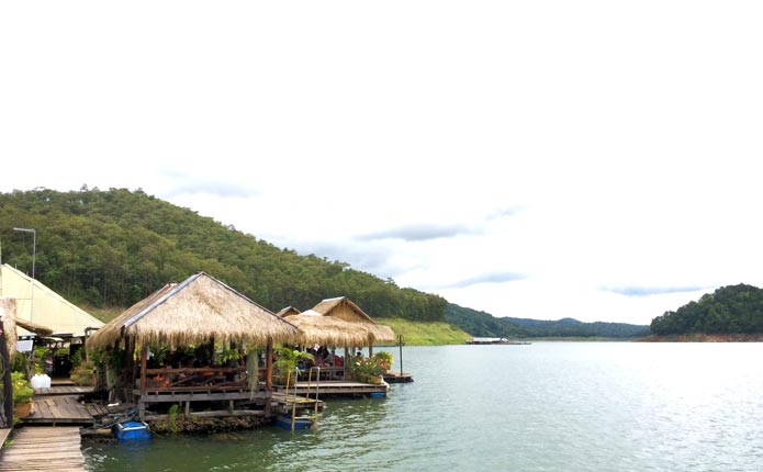 chiangmai-kayaking-lake-boat-house-lunch