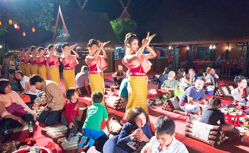 khantoke-dinner-old-chiangmai-cultural-center-17