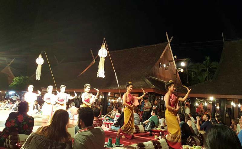 khantoke-dinner-old-chiangmai-cultural-center-4
