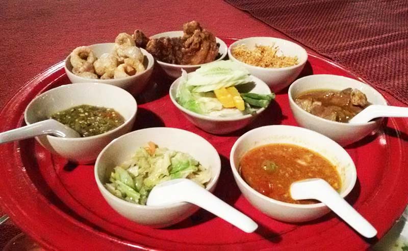 khantoke-dinner-old-chiangmai-cultural-center-7
