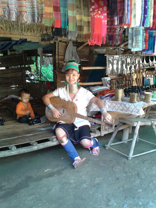 karen-longneck-chiangmai